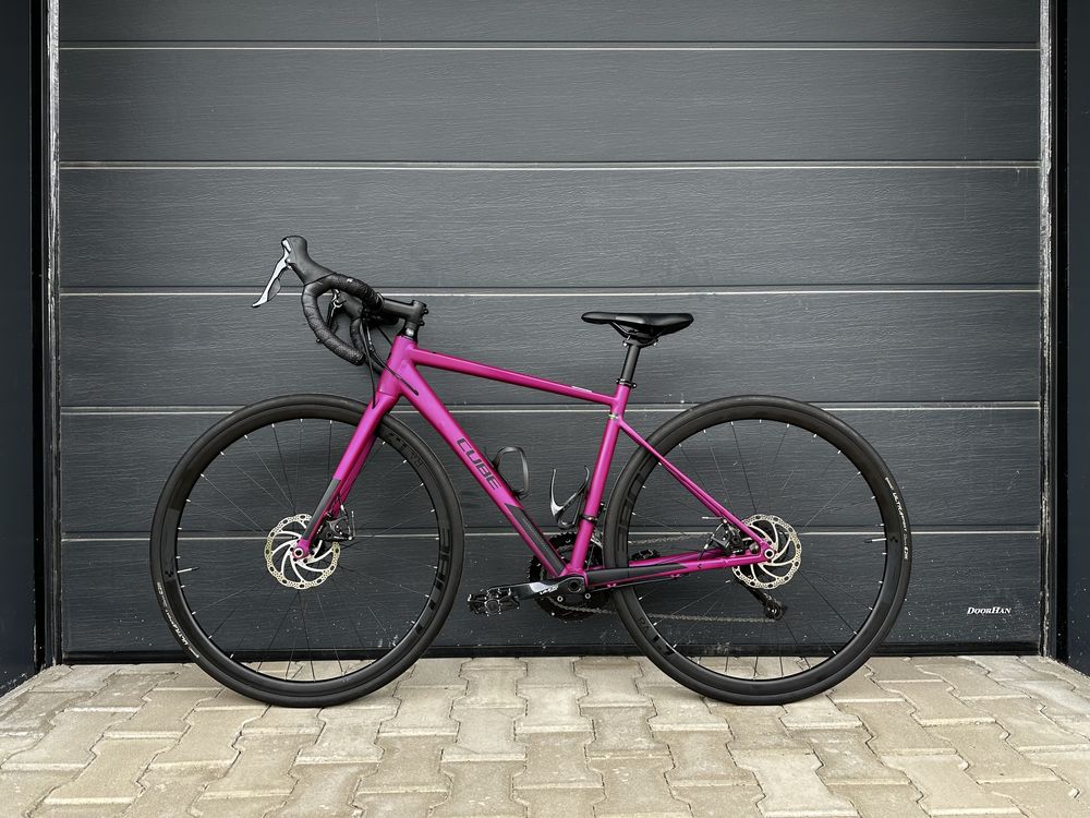 Дамски шосеен велосипед Cube Axial Pro 2x9 28” 46см