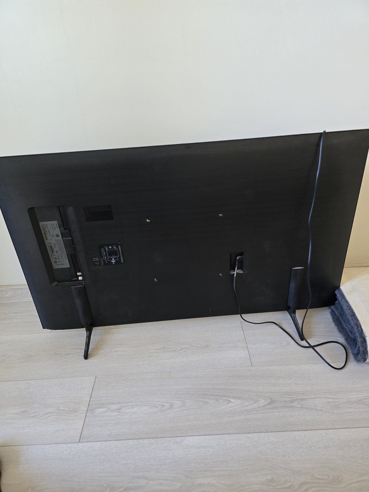 Продавам Samsung 43 inch  Q60A