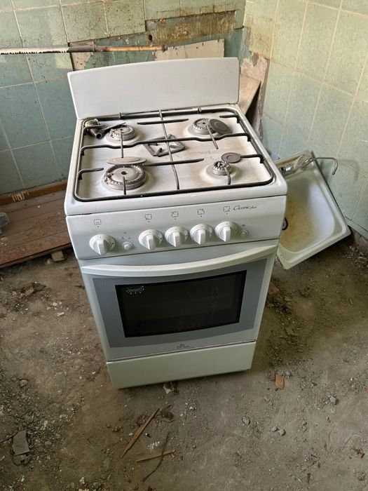 Газовая плита белая в хорошем состоянии