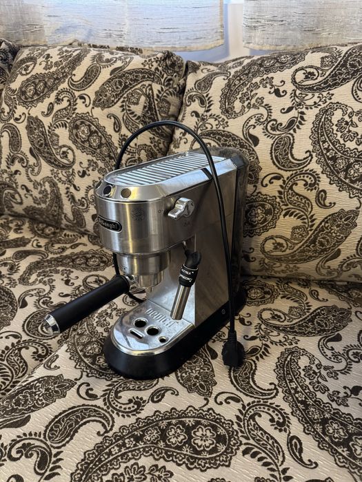Кафе машина Delonghi Dedica