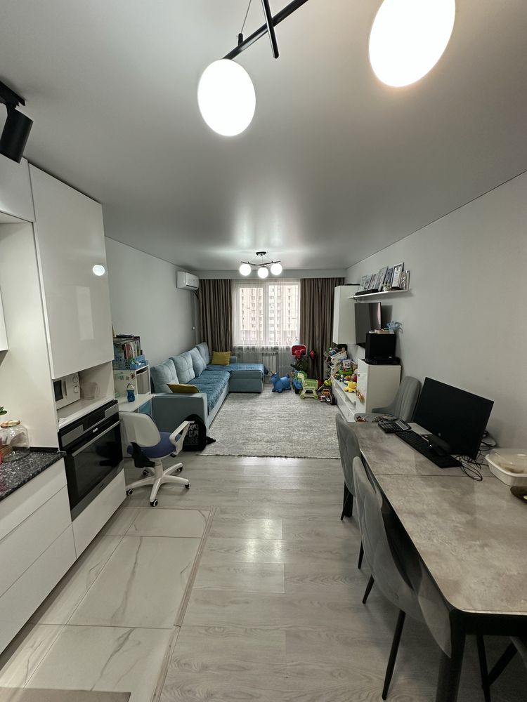 Продам 2 -х комнатную квартиру, 52 кв.м. Микр. Аккент 64