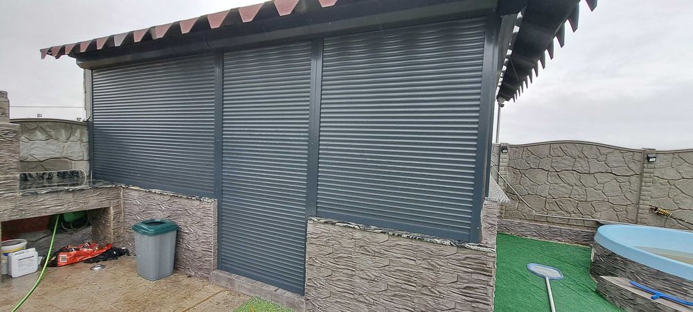 RULOURI Aluminiu si Usi de garaj rezidentiale SECTIONALE