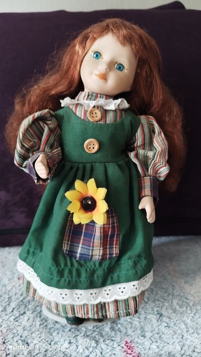 Керамична кукла със стойка