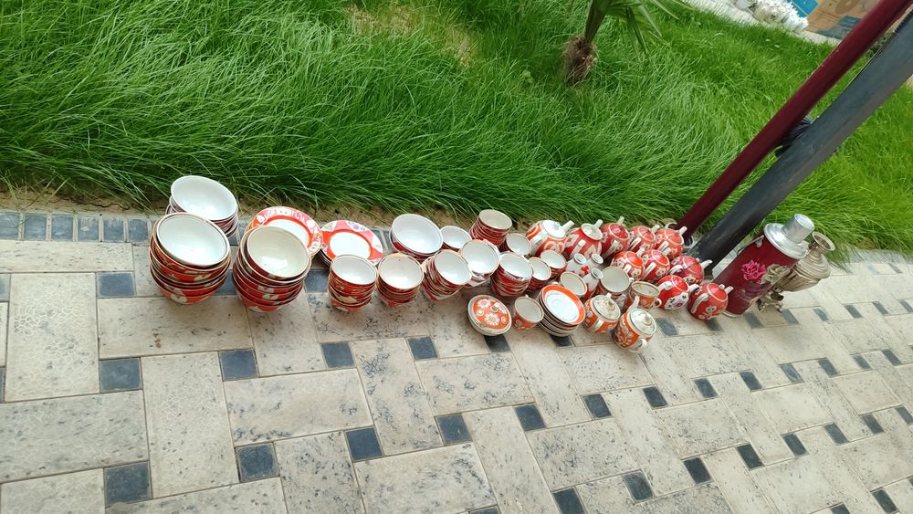 Chinni va hrustal Idishlar samovar sotiladi