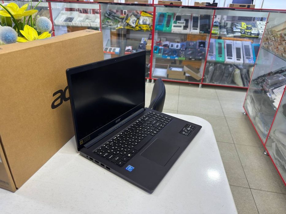 Acer office noutbuk holati ideal celeron N4020 ddr4 4/1000gb