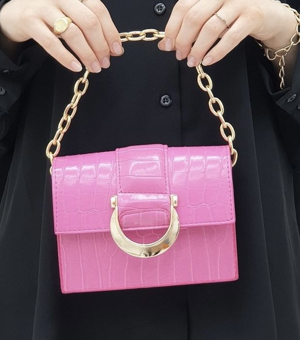 Розова малка чантичка