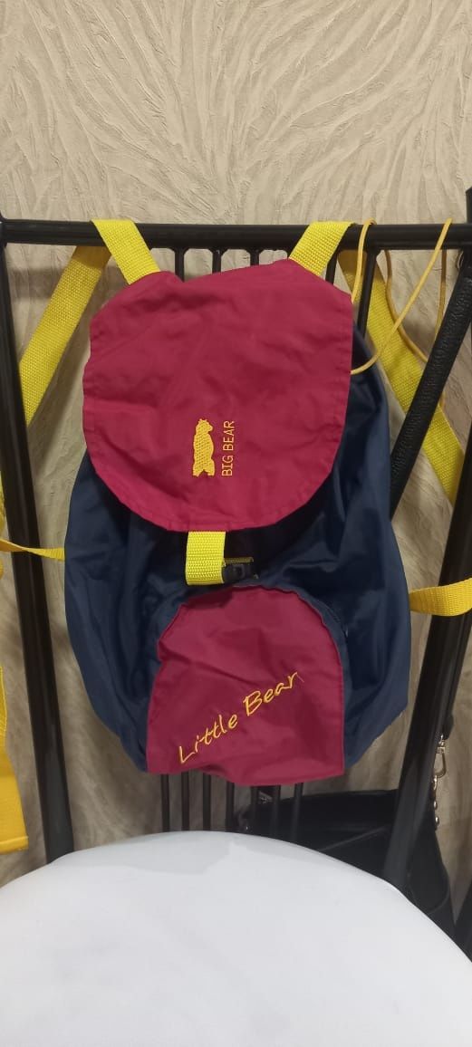 Продам школьный рюкзак в отличном состоянии и школьные принадлежности