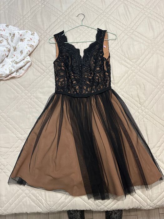 Официална Рокля от Escuara