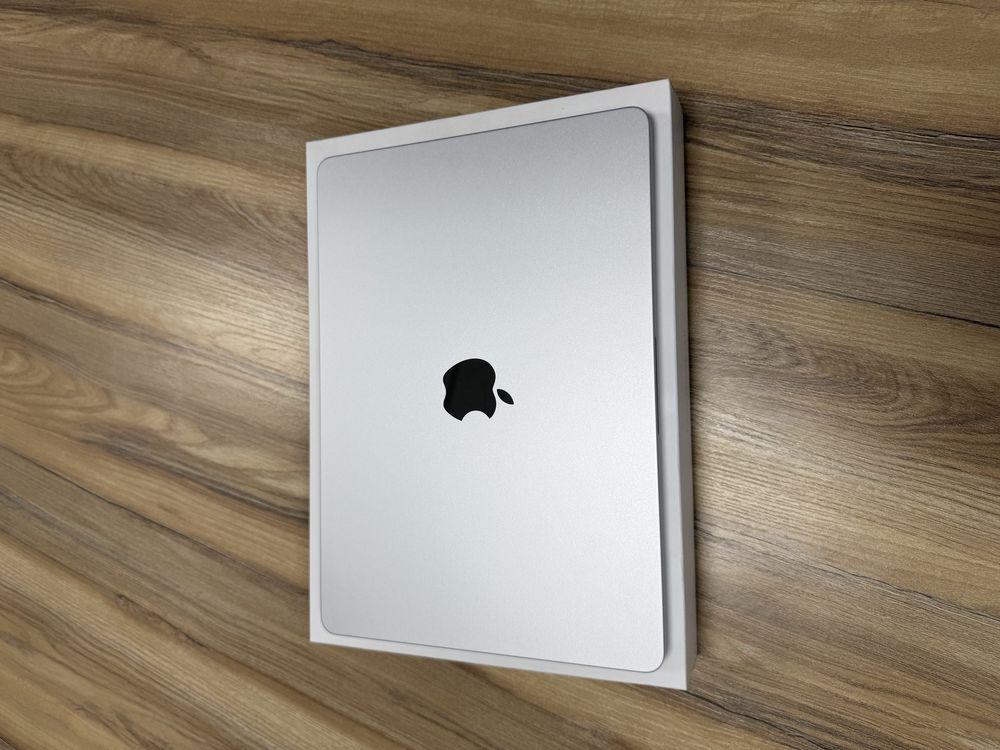 Macbook Air M2 13.6 inch (Silver) USA