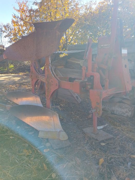 Plug reversibil cu 2 brazde