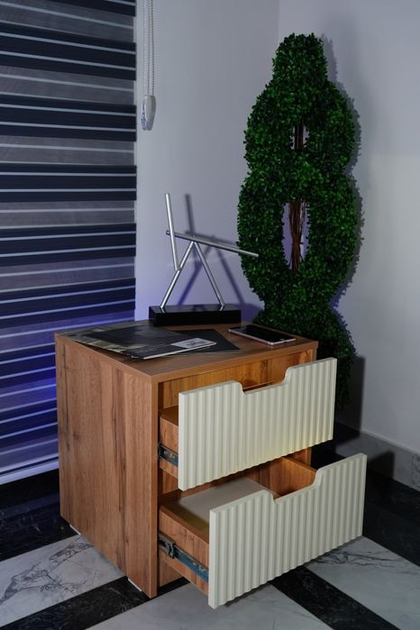 Тумбочка  2 тормали