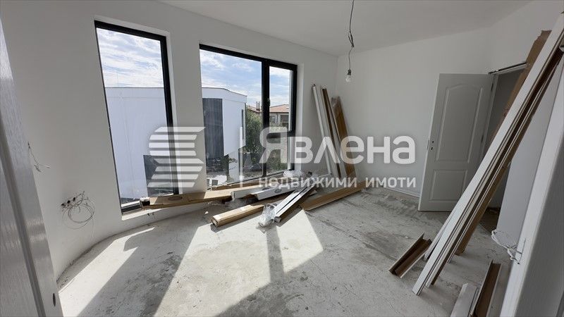 Тристаен апартамент