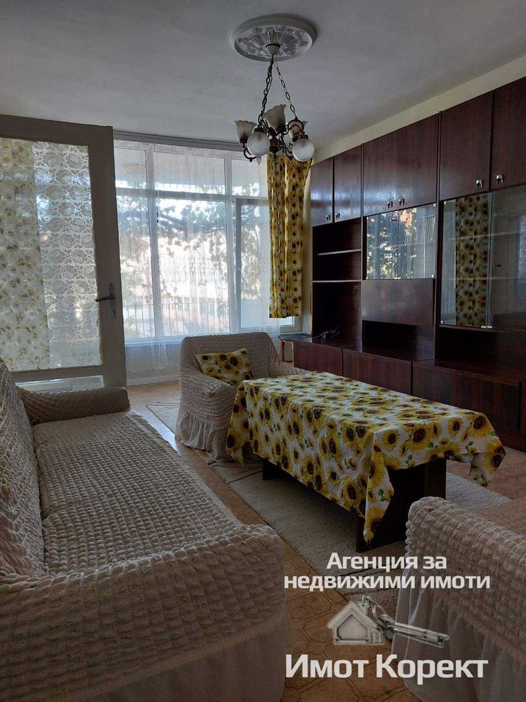Продава се Тристаен апартамент в Асеновград - 160 кв.м за 969 €/кв.м - Снимка #3