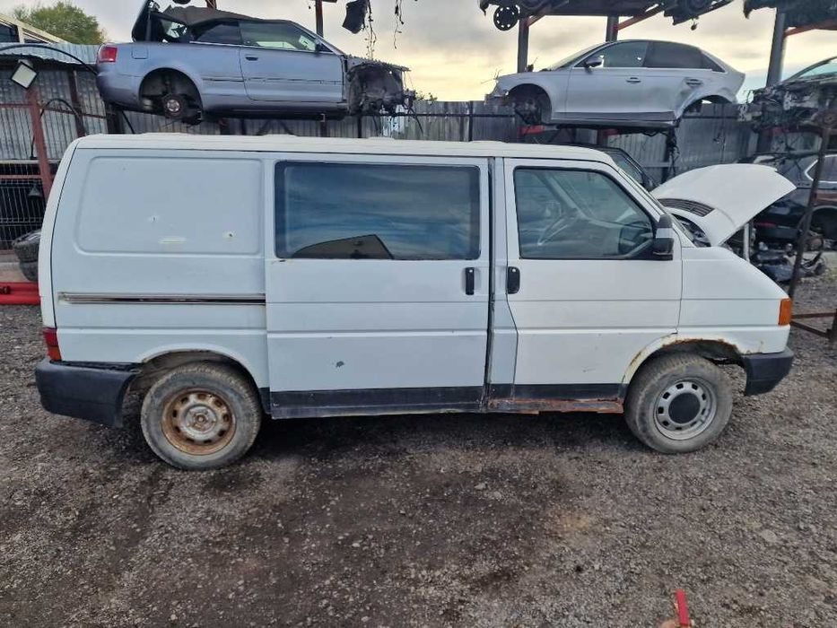 Dezmembrez dezmembrari VW T4 2.4 57KW an 1992