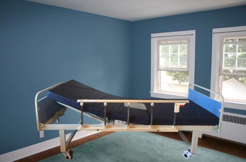 Медицинская кровать,  матрас в подарок