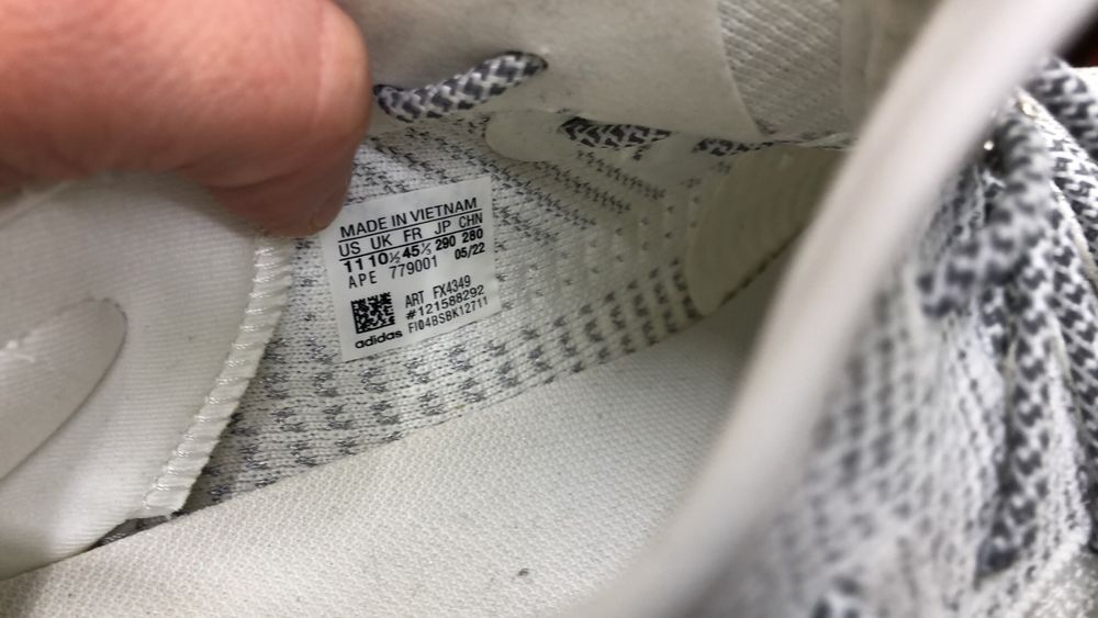 Adidas yeezy boost 350 v2,