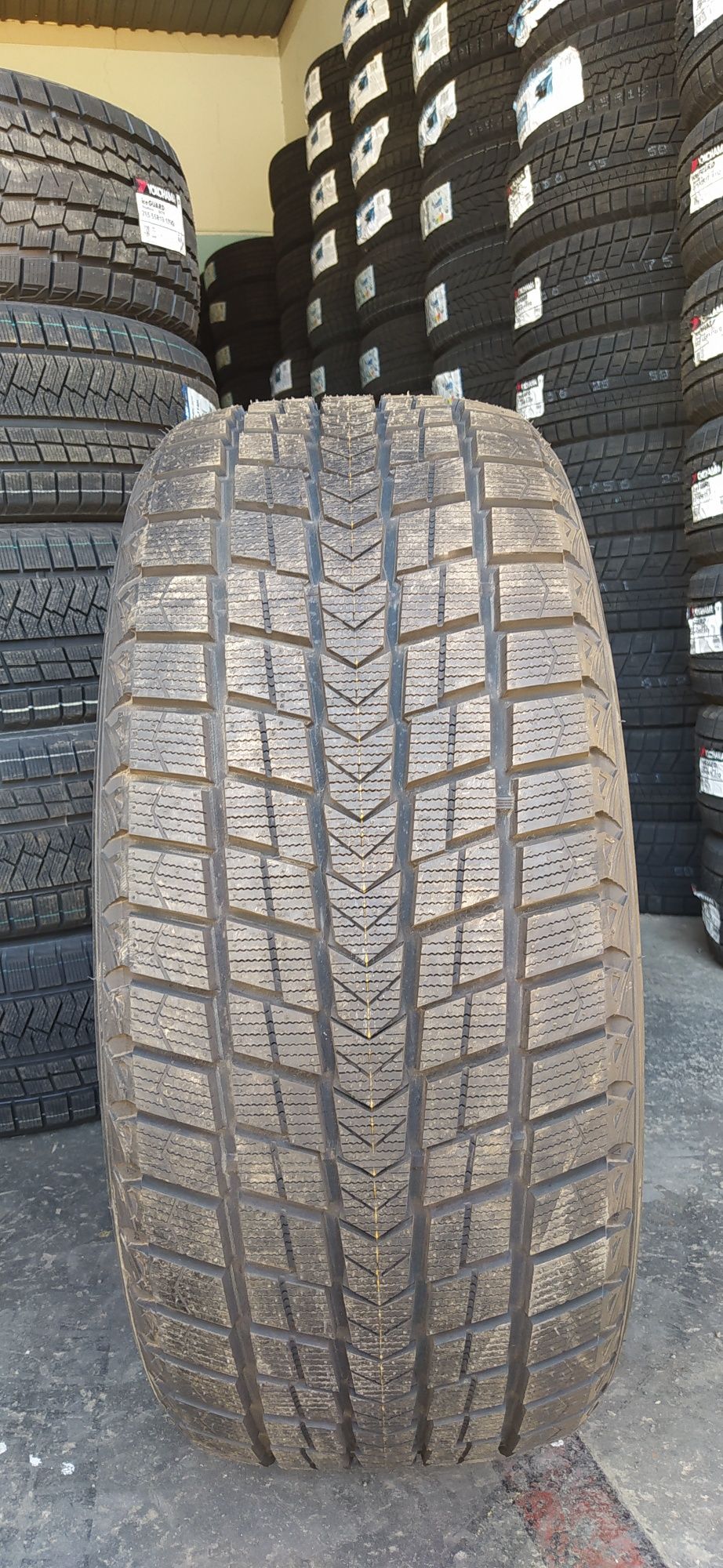 285/50R20 Nexen WG ice SUV