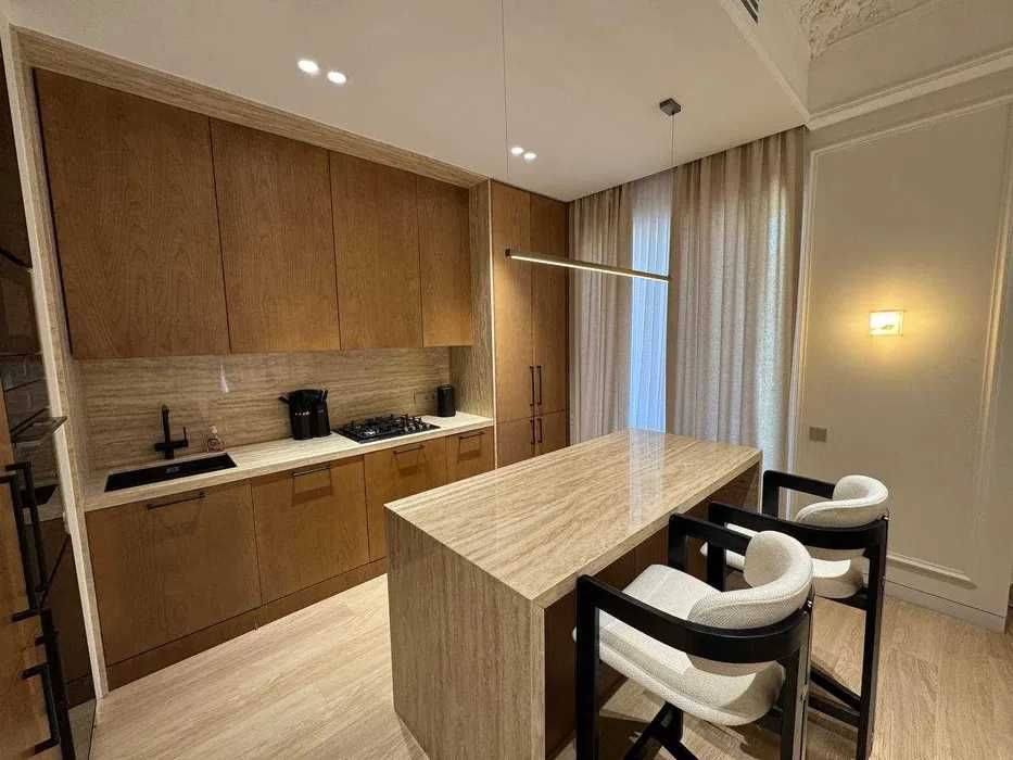 Шикарная 2х ком кв-ра на Яккасарайском ул.Шота Руставели ID01