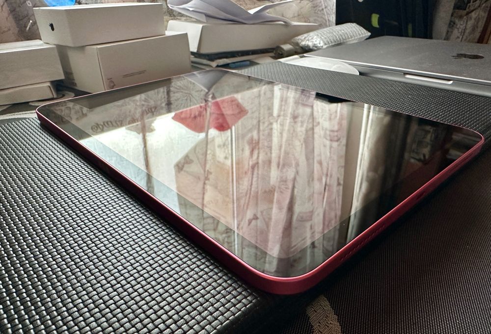 iPad Generația 10th (ultimul model) exact ca si nou 10/10 pentru piese