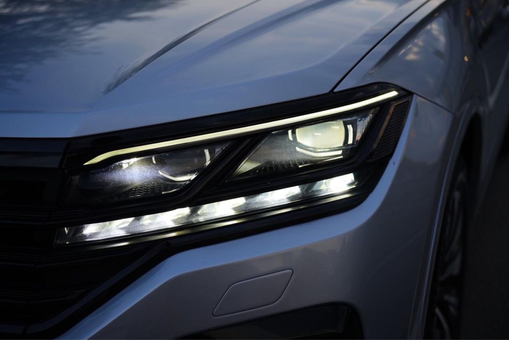 Touareg R line 286 cp Factura-TVA