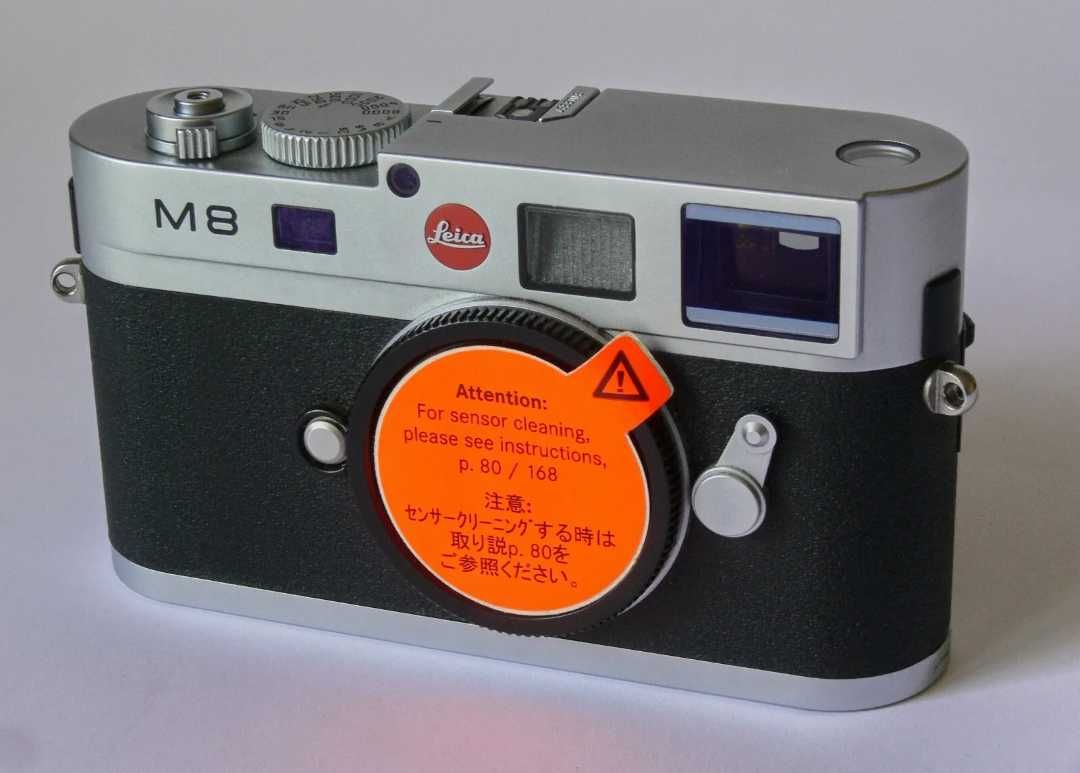 Дигитален фотоапарат Leica M8 с обектив и филтър