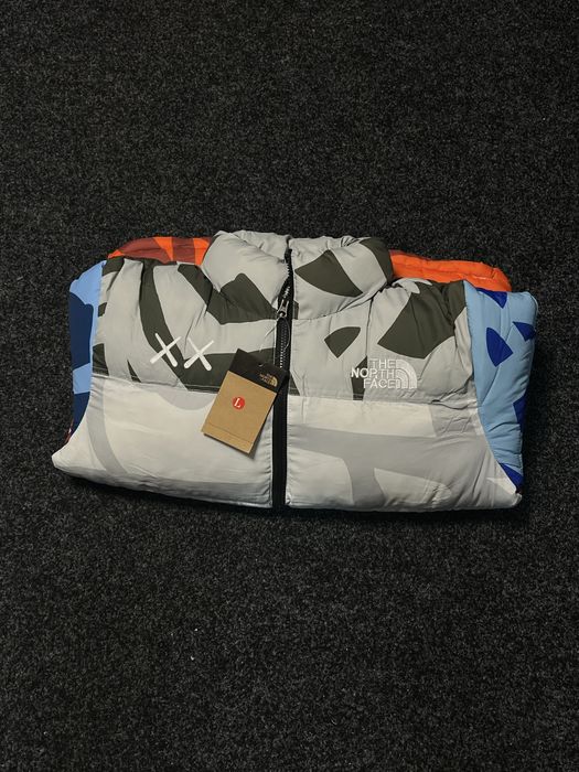 Geaca The North Face x Kaws Alba/Portocalie Premium / 2025