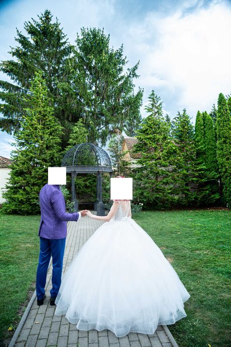 Rochie de mireasa tip Printesa!! Marimea 34-36 cu crinolina inclusa.