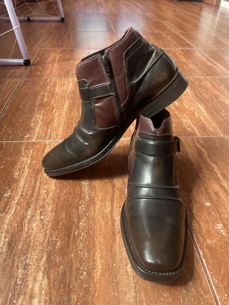 Ghete bugatti din piele