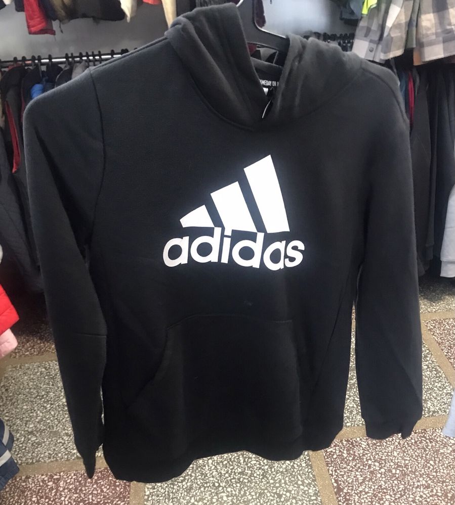 Hanorac Adidas (APROAPE NOU)