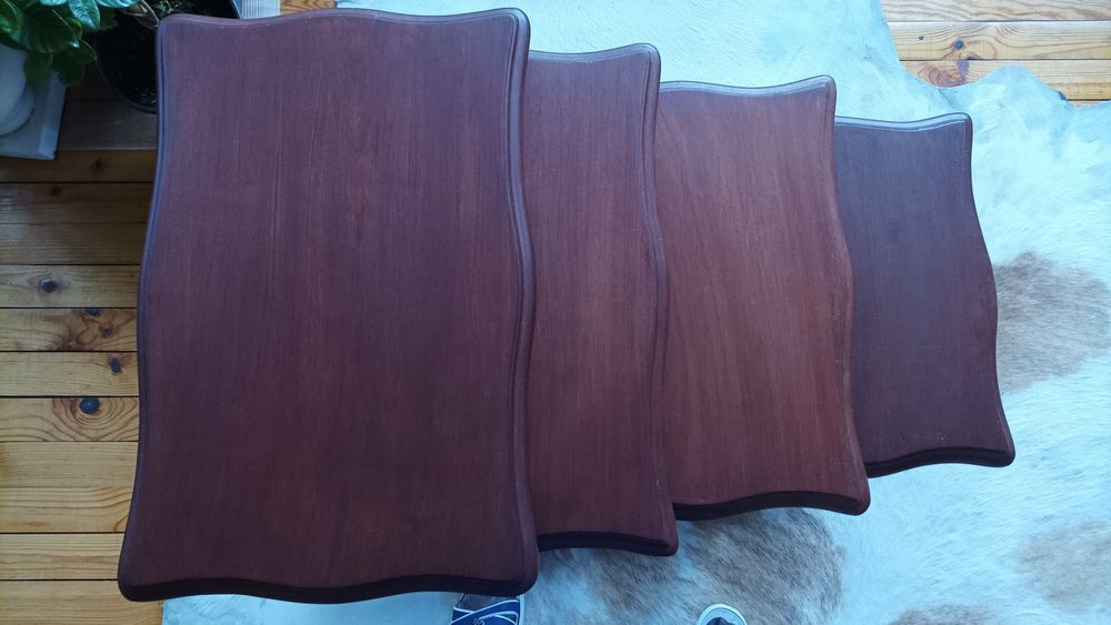 Помощни масички 4 в 1 от Тиков масив.