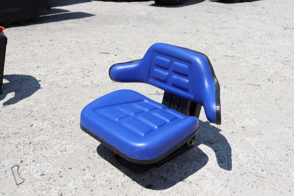 Scaun tractor albastru reglaj triplu cu amortizor UTB U-445