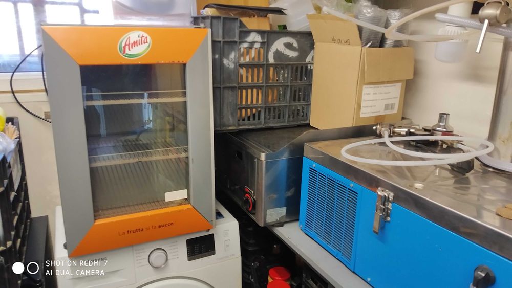 хладилна витрина(малка)