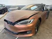 Tesla Model S avariat