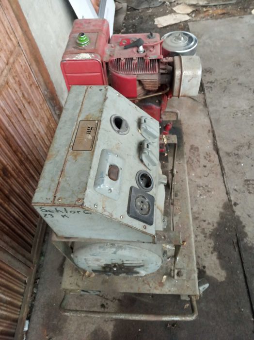 Агрегат трифазен.  С 10 к.с. мотор