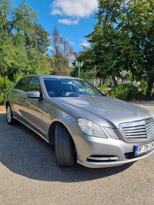 Vând Mercedes-Benz E200
