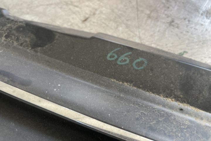Grila bara fata centru 3B0853651L / 3B0 853 651L Volkswagen VW Passat
