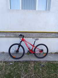 Vând bicicleta Trek 3900