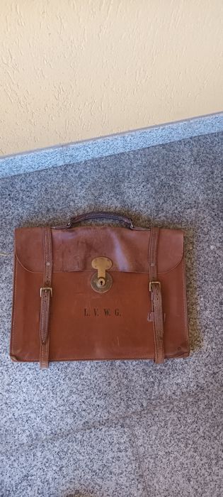 Servieta veche din piele