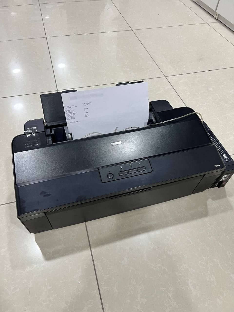 Epson L1800 printer srochna sotiladi