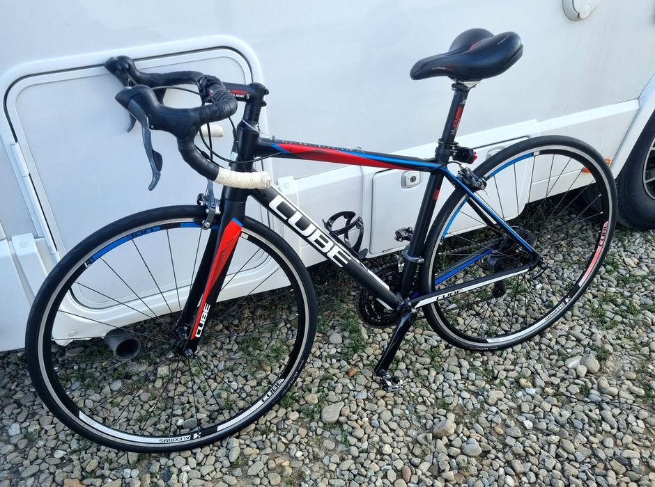 Bicicleta Cursiera Cube Peloton