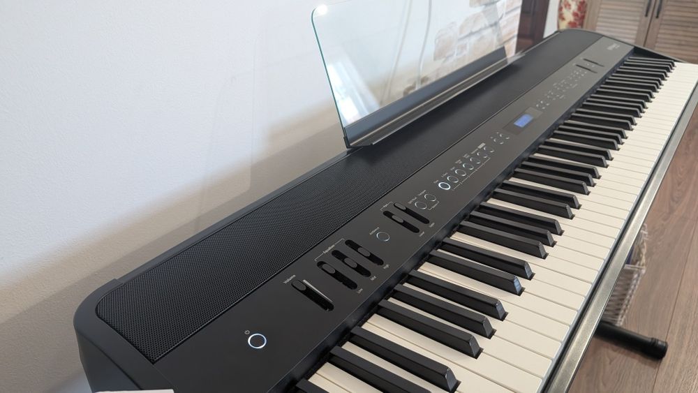 Vând pian digital Roland FP-90X