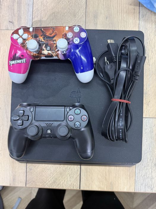 playstation 4 slim в идеалном состоянии не греется не шумит