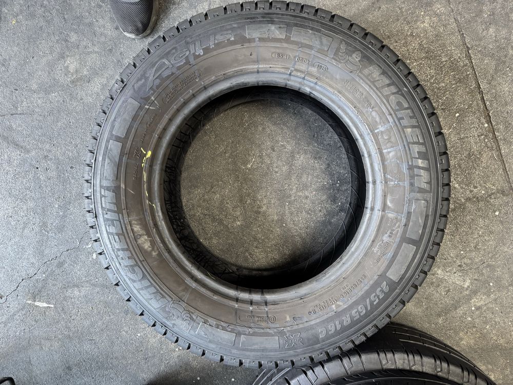 235/65/16C Michelin