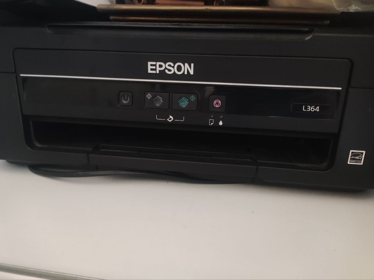Epson цветной принтер сотилади
