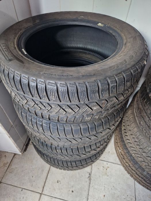 Anvelope Iarnă Pirelli 215 60 16