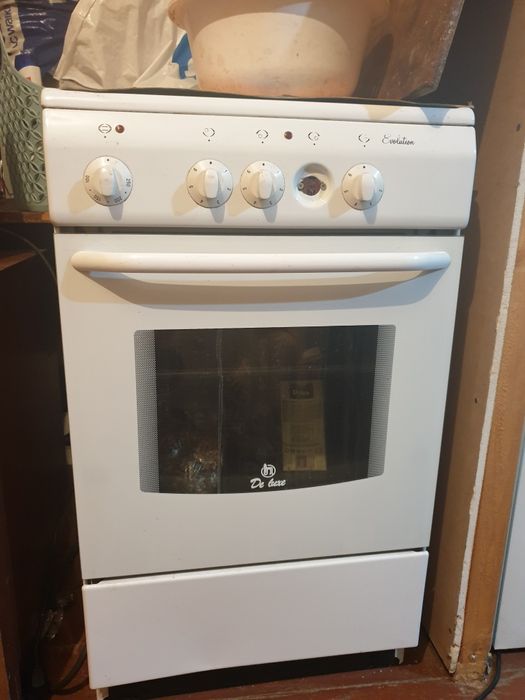 Продам электрическую плиту