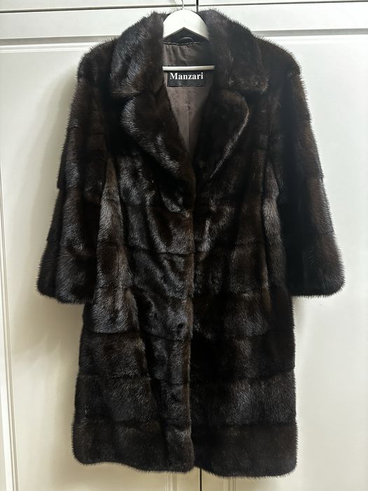 Продам норковую шубу Manzari