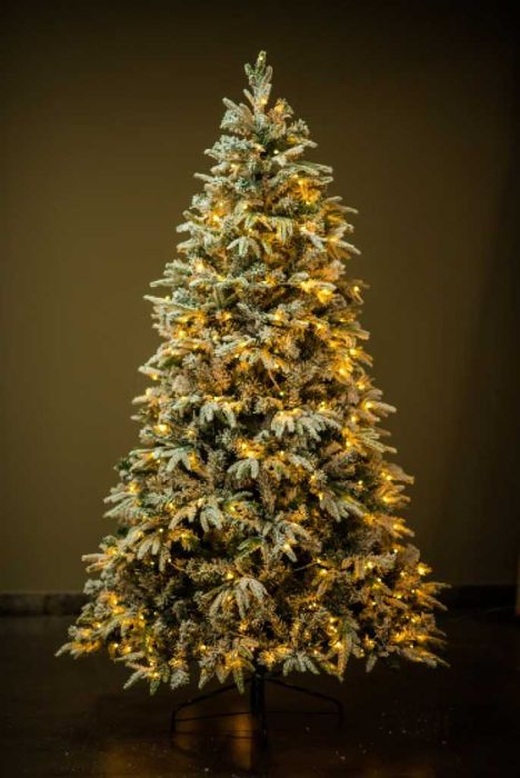 Коледна елха с вградени лампички