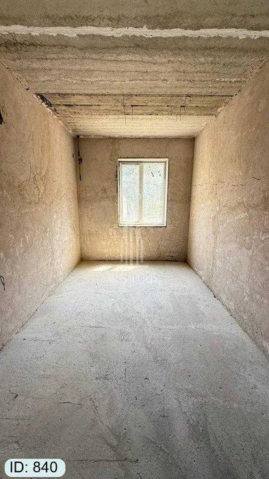 SOTILADI №840 Kogon yo'lida 1xonalik karopka variantdagi uy sotuvda