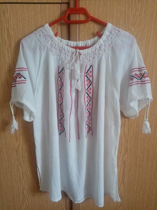 Ie noua dama cu motive traditional românești L-XL